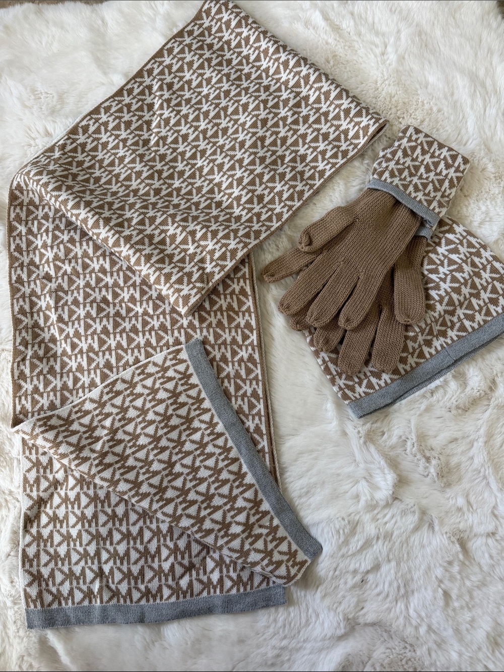 Michael Kors Beige and White Logo Knit Scarf ,Hat and Gloves Set